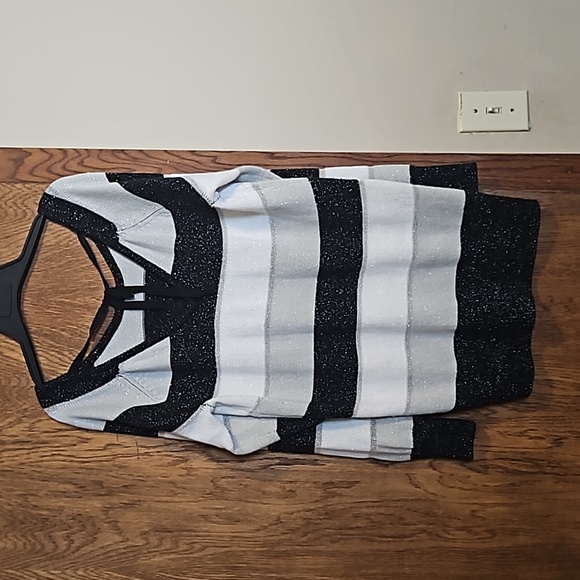 Sweater - Picture 2 of 2